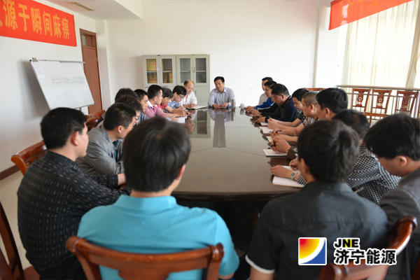 座谈16小时 多方听取心声 张广宇驻霄云煤矿2日2夜解企业难题