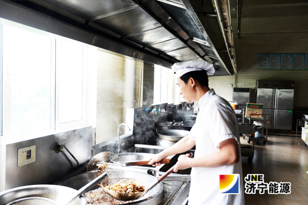 【安居煤矿职工转岗故事】刘利军：到后勤最需要的岗位 为职工全心全意服务