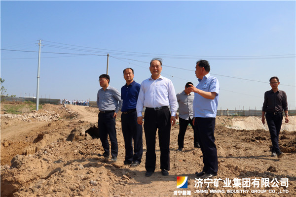 何锡明带队到集团公司部分企业进行新旧动能转换重大工程专题调研