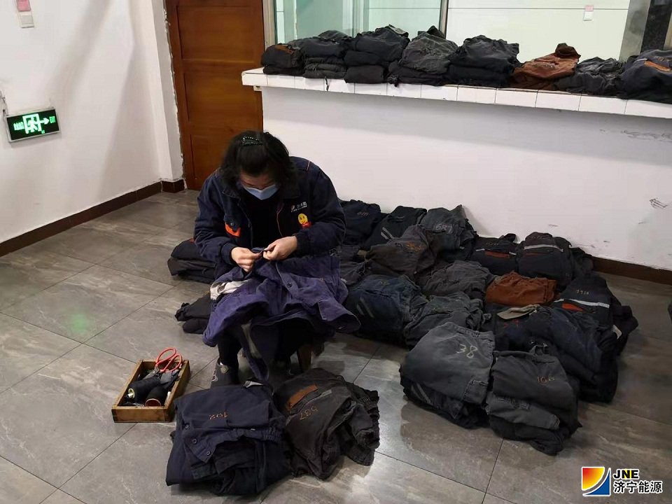 1580803601350281.jpg 2020年2月2日,运河煤矿疫情面前“逆行”的后勤工作者(许智慧).jpg