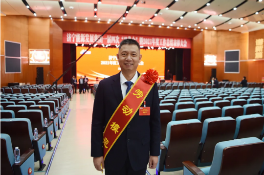 弘扬劳模精神丨五十载春秋风华 三十年丹心执守——记济宁能源2021年度劳动模范张洪波