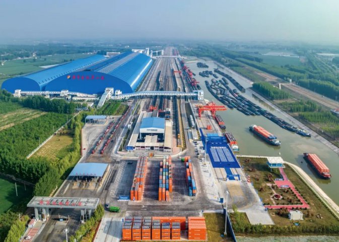 梁山港前8月集疏港量突破2000万吨，再创新纪录